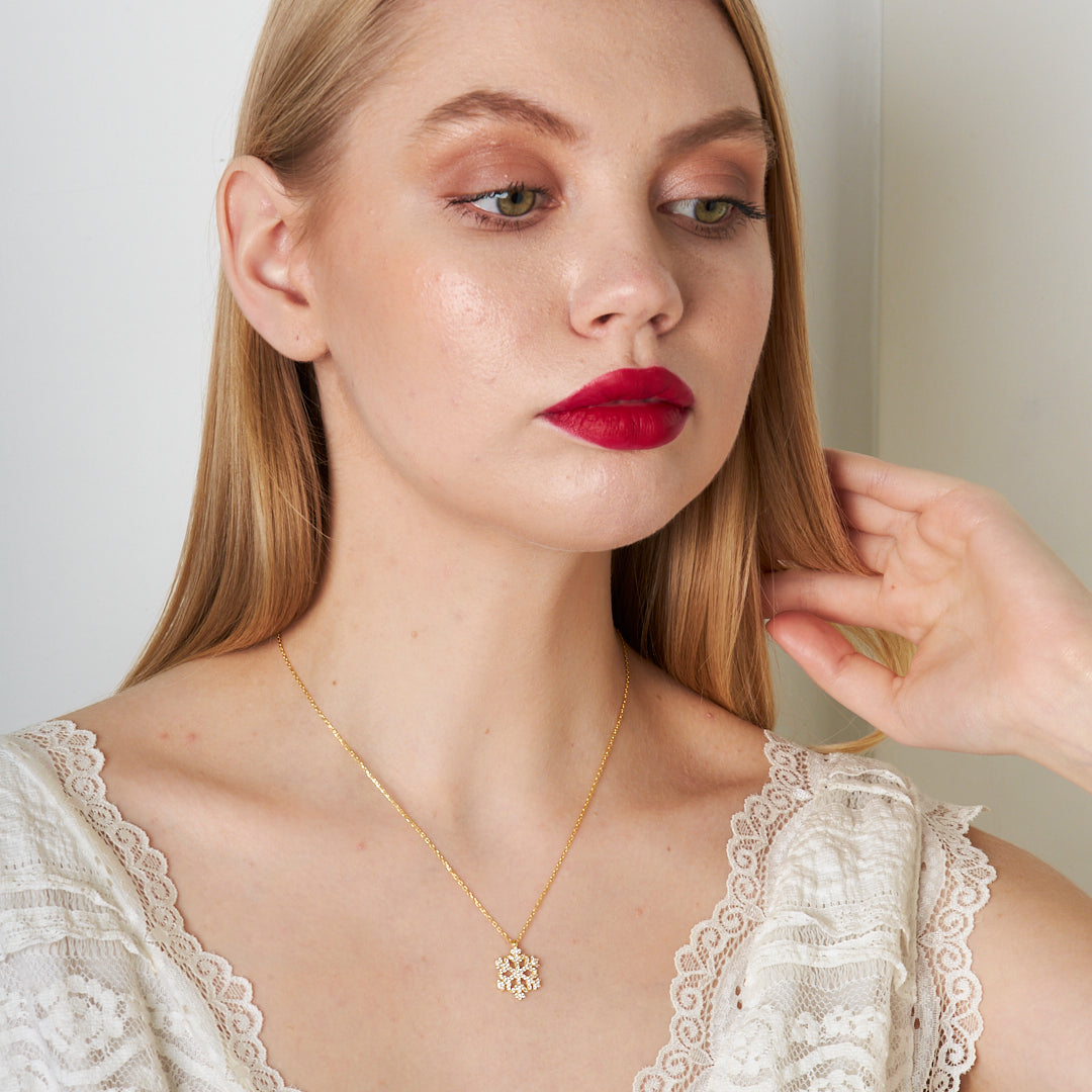 Classic Snowflake Necklace - 925 Silver