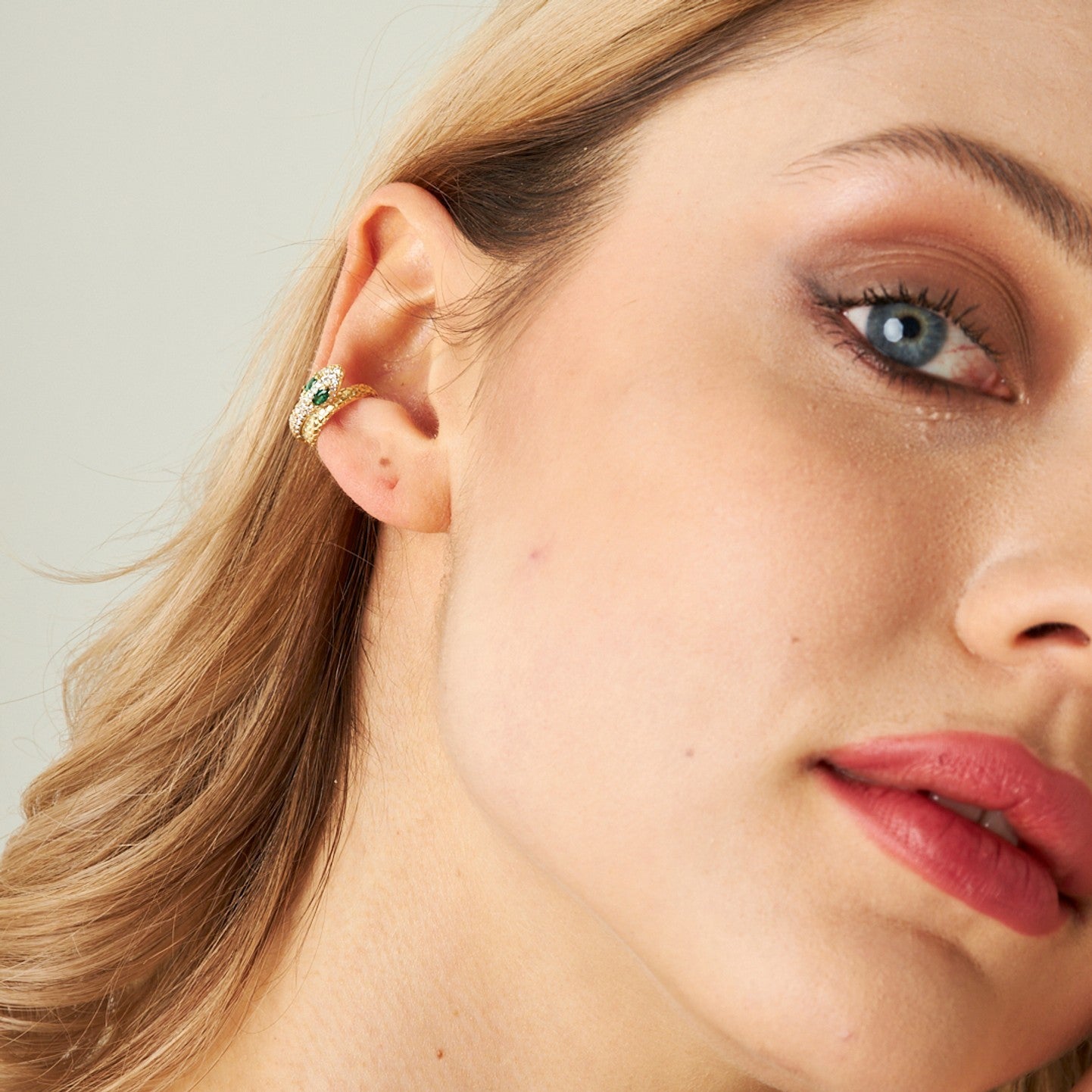Green Eyed Snake Cartilage Earrings - 925 Silver