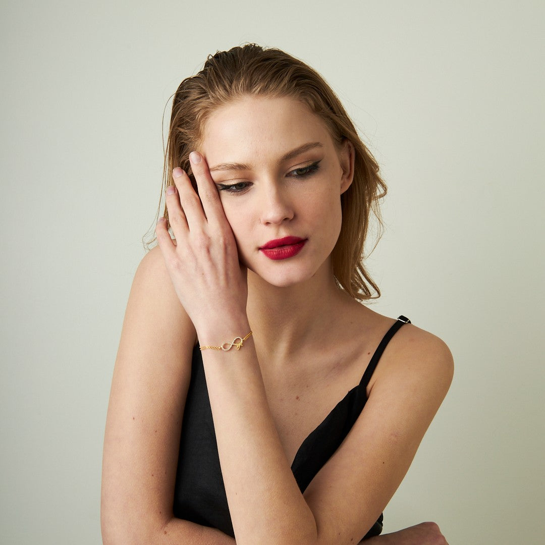 Infinity Bracelet with Dragonfly Detail - 925 SILVER