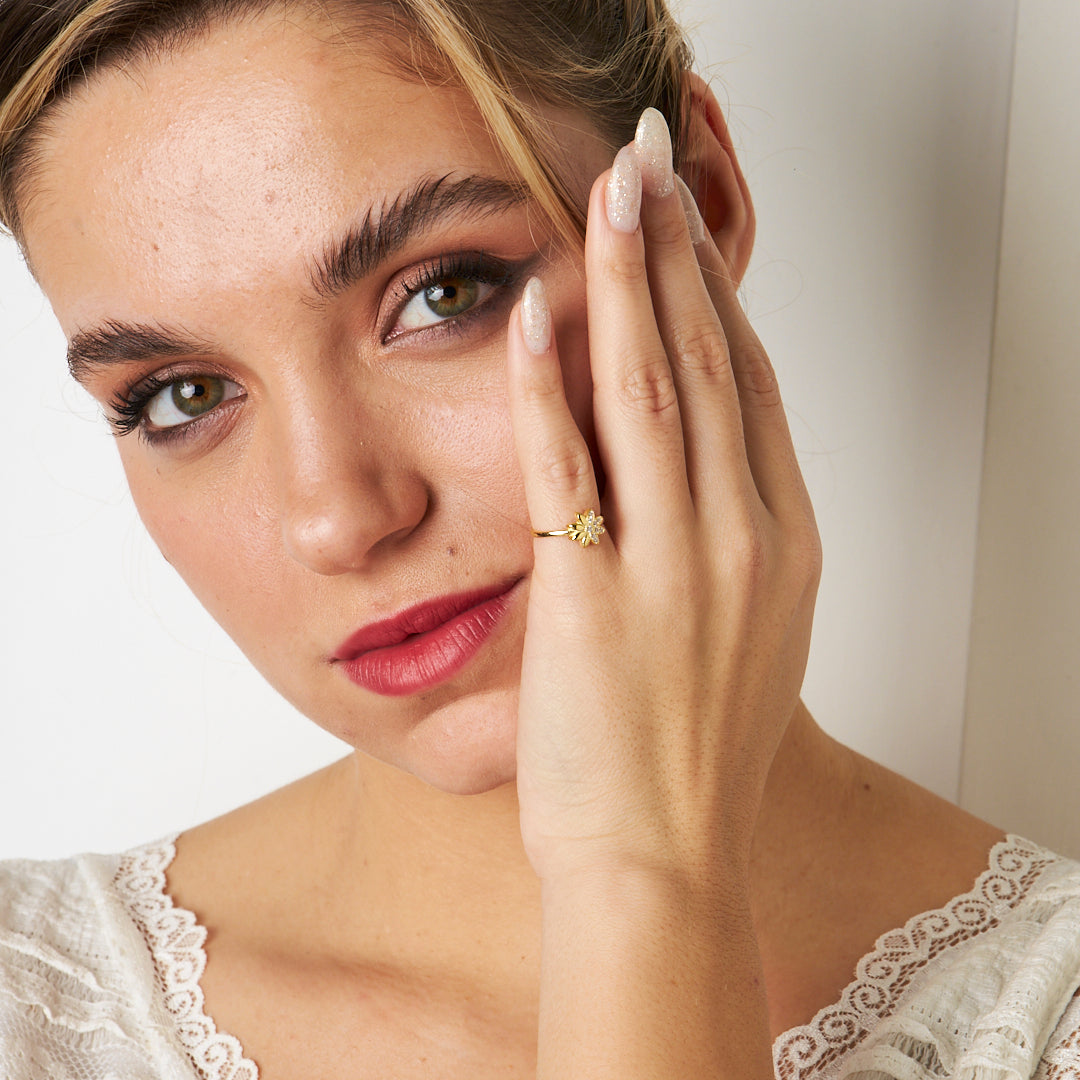 Daisy Stone Ring - 925 SILVER