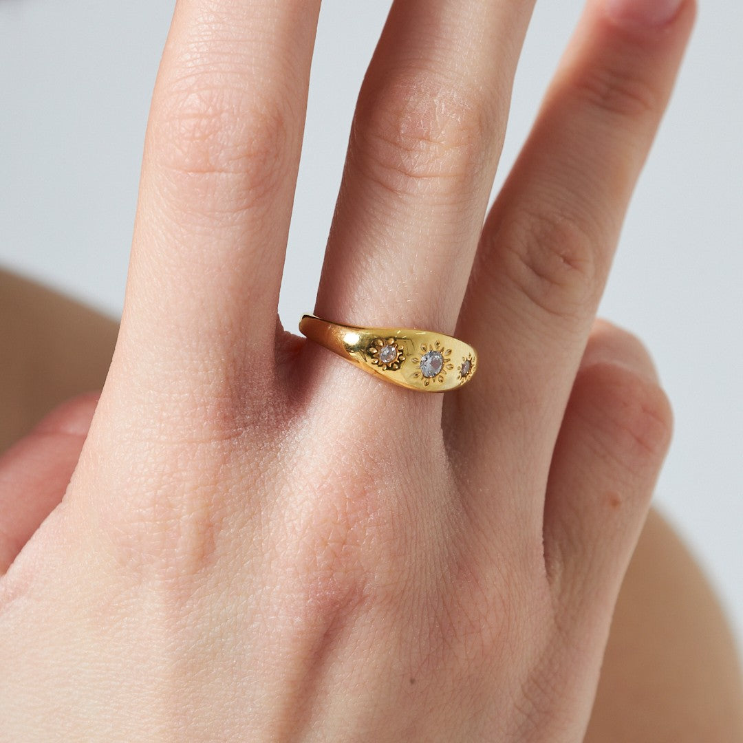 Sun Patterned Stone Ring - 925 SILVER