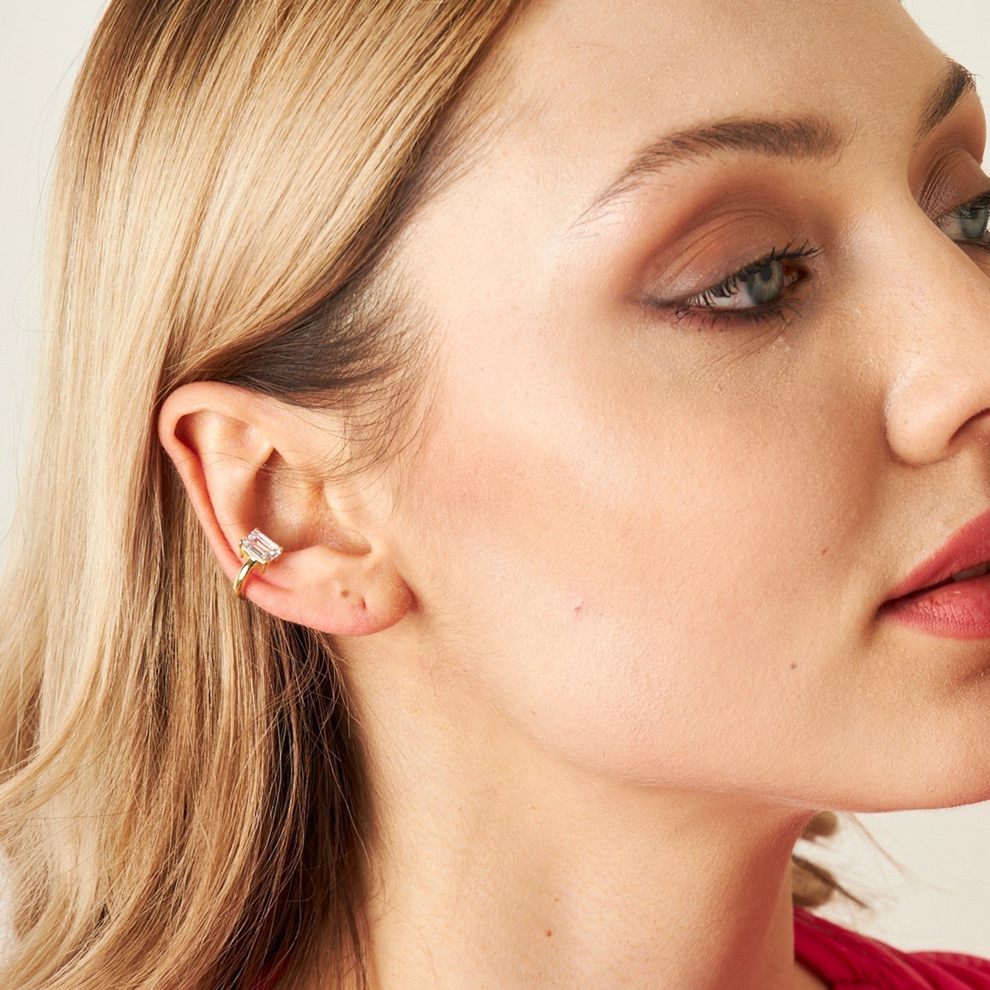 Single Stone Cartilage Earring - 925 SILVER