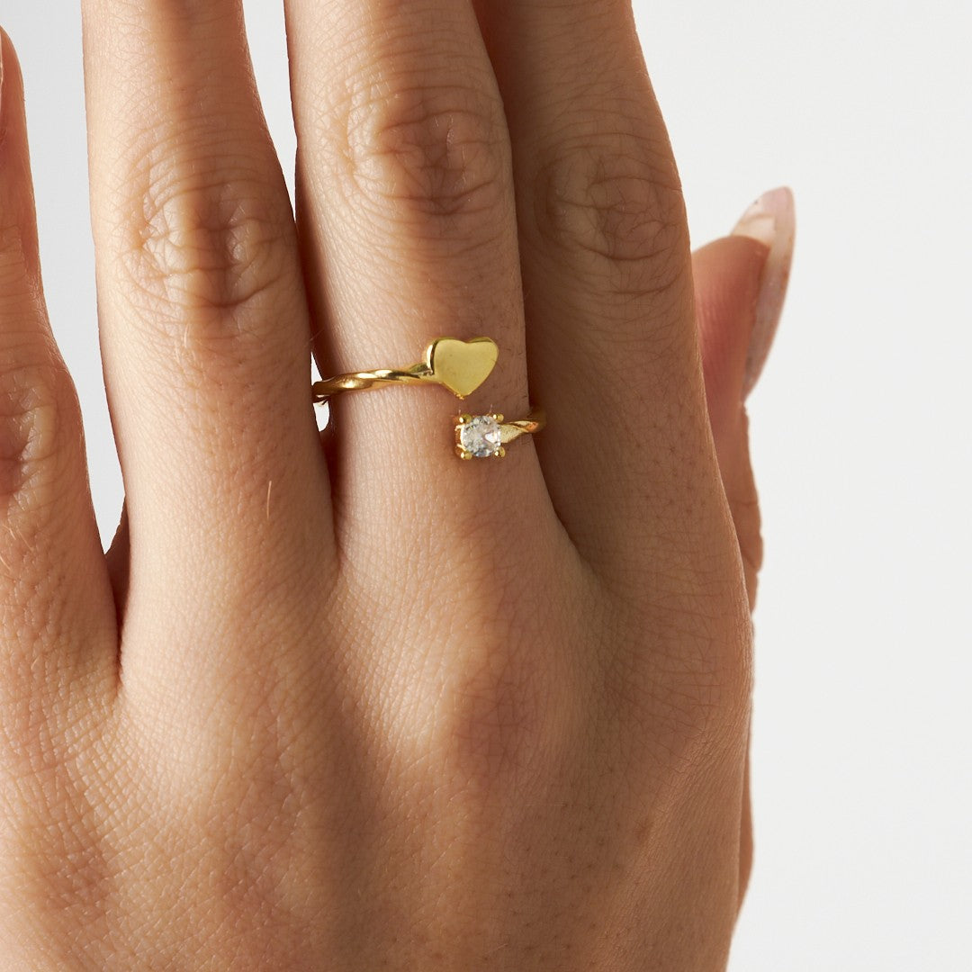 Solitaire Twisted Heart Ring - 925 SILVER