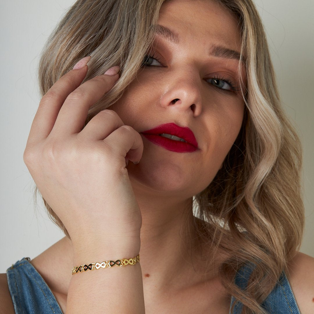 Infinite Row Bracelet - 925 SILVER